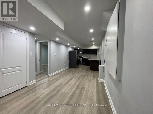 13 Frampton Rd in Brampton, ON - Building Photo - Building Photo