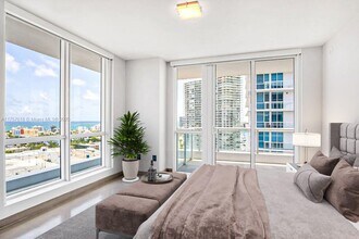 540 West Ave, Unit 2211 in Miami Beach, FL - Building Photo - Building Photo
