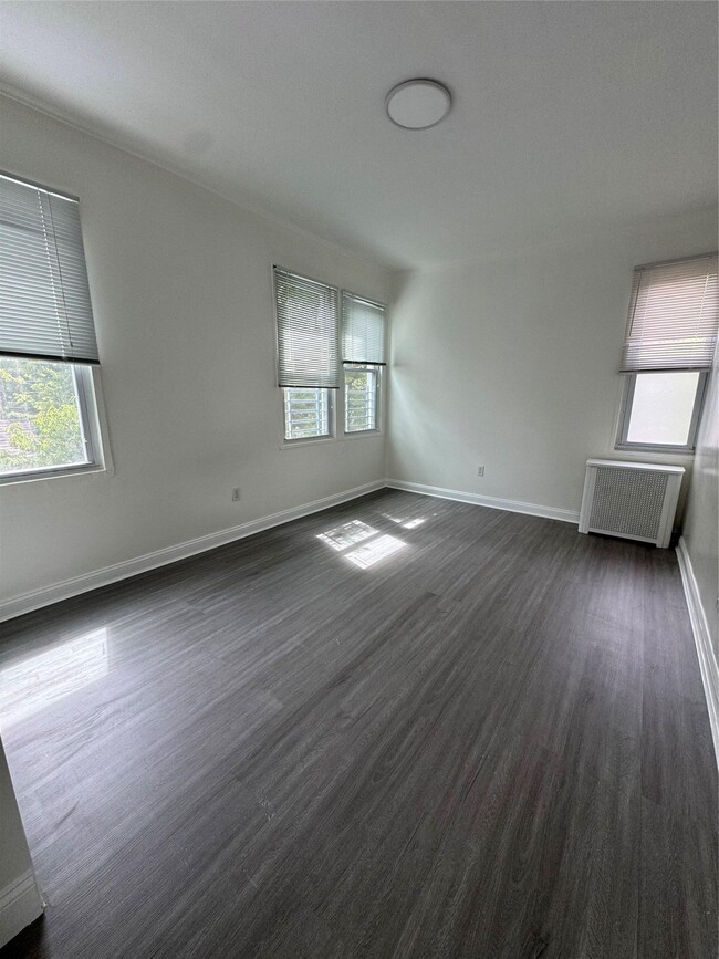 84-40 60th Dr in Queens, NY - Building Photo - Building Photo