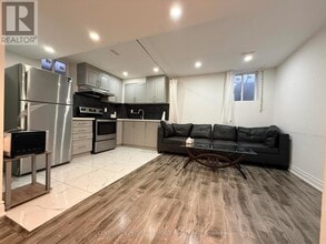 12 Bandera Dr in Brampton, ON - Building Photo - Building Photo