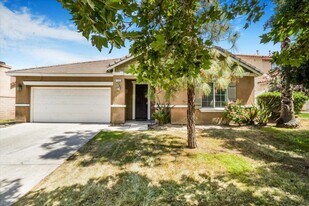1123 E Pennsylvania Ave in Redlands, CA - Building Photo