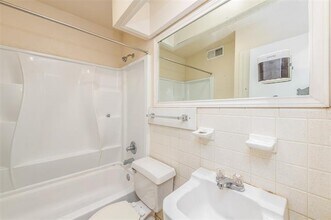 1816 E Tucker Blvd in Arlington, TX - Building Photo - Building Photo