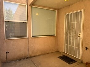 9704 Lagrima De Oro Rd NE in Albuquerque, NM - Building Photo - Building Photo