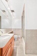 59 E 73rd St in New York, NY - Building Photo - Building Photo
