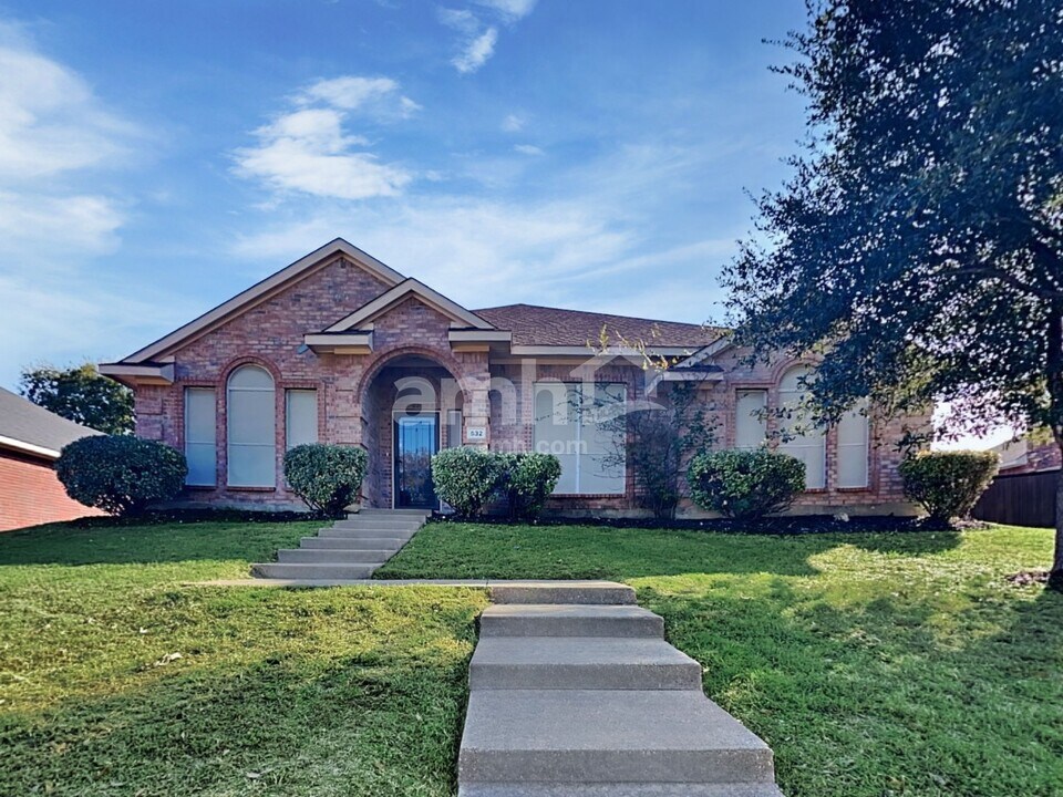 532 N Parks Dr in Desoto, TX - Building Photo
