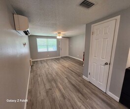 12319 N 9th St in Tampa, FL - Building Photo - Building Photo