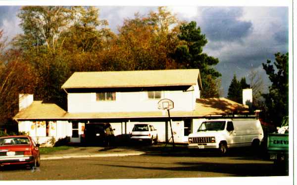 12127 11th Pl W in Everett, WA - Building Photo