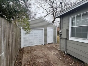 1112 11th St N in Texas City, TX - Building Photo - Building Photo