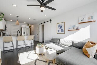 2901 Glen Rae St in Austin, TX - Building Photo - Building Photo