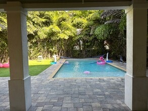 6521 SW 33rd St in Miami, FL - Building Photo - Building Photo