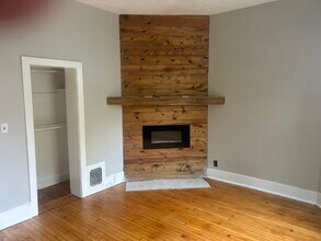131 E Lloyd St in Milwaukee, WI - Building Photo - Building Photo
