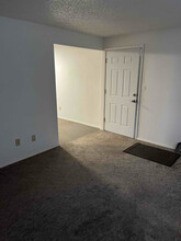 1205 N Duluth Ave-Unit -apartment #1 in Sioux Falls, SD - Building Photo - Building Photo