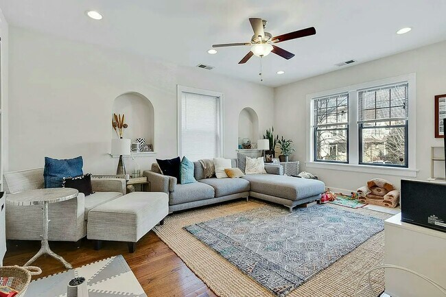 property at 1831 W Leland Ave