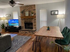 6501 J Gregg Cove in Austin, TX - Building Photo - Building Photo