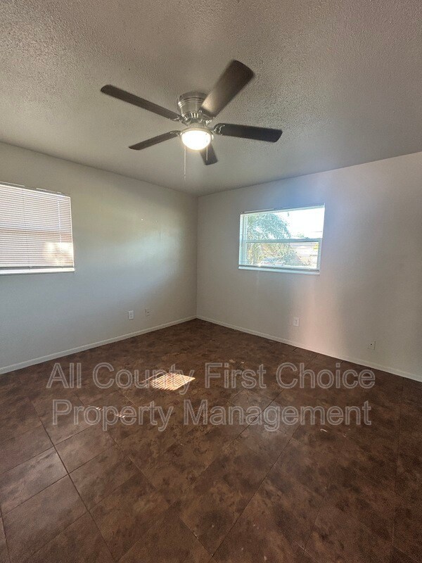 3071 Park Ln in Dunedin, FL - Building Photo - Building Photo