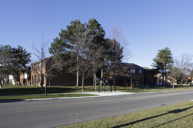 Balmoral Townhomes in Brampton, ON - Building Photo - Building Photo