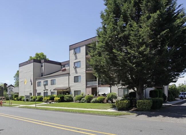 Tarkington Square Apartments in Hillsboro, OR - Building Photo - Building Photo