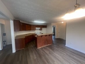 1123 W Broad St in Griffin, GA - Building Photo - Building Photo