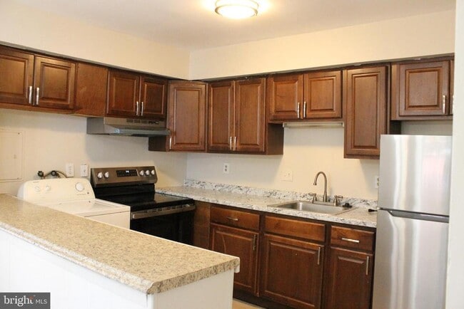 9233 Byrd Dr in Manassas, VA - Building Photo - Building Photo