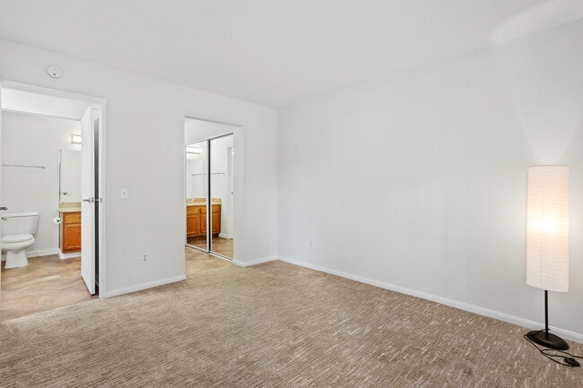 830 W Lincoln Ave in Escondido, CA - Building Photo - Building Photo