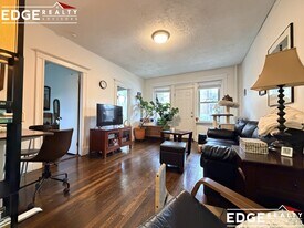 241 Winchester St in Brookline, MA - Building Photo