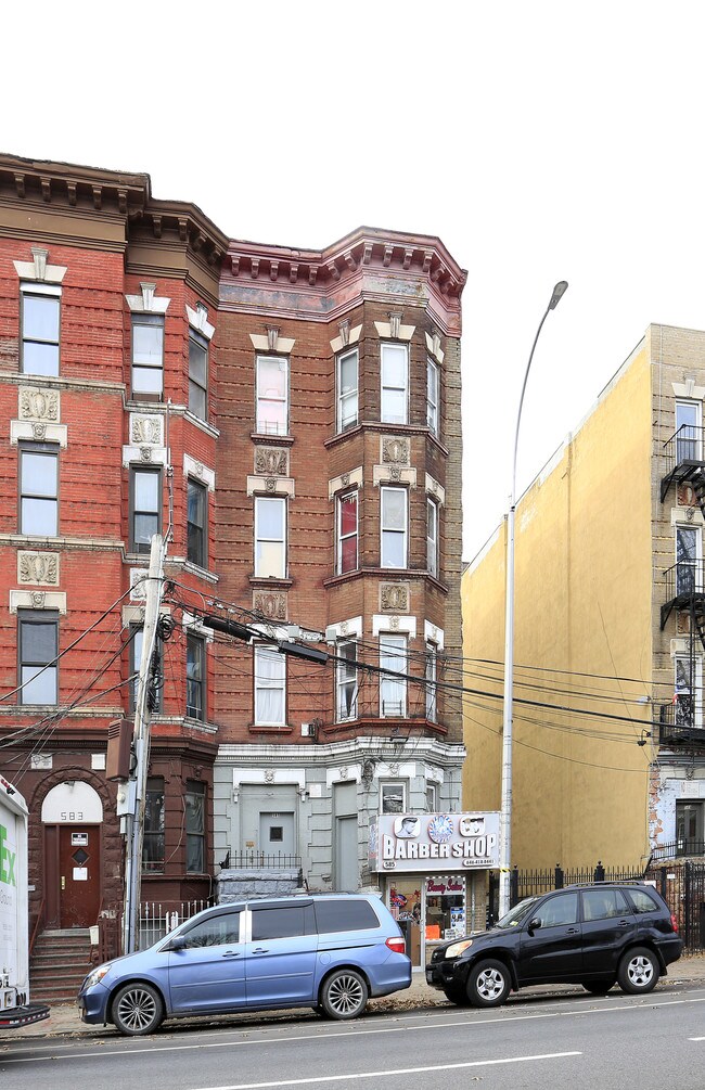 585 Prospect Ave in Bronx, NY - Building Photo - Building Photo