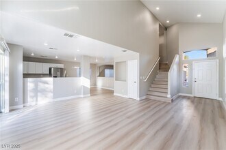2723 Mossy Oaks Ln in Las Vegas, NV - Building Photo - Building Photo