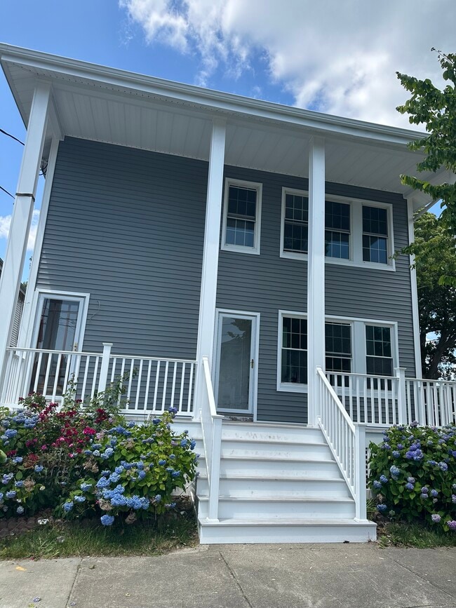 55 Lucas St, Unit 1st Floor in New Bedford, MA - Building Photo - Building Photo