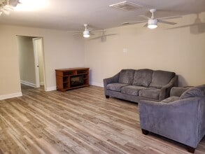 1005 Chesapeake Ave, Unit B in Chesapeake, VA - Building Photo - Building Photo