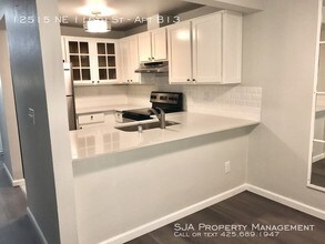 12515 NE 116th St-Unit -Apt B13 in Kirkland, WA - Building Photo - Building Photo