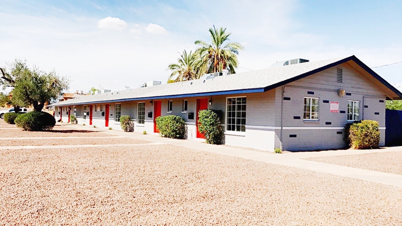 3002 E McKinley St in Phoenix, AZ - Foto de edificio