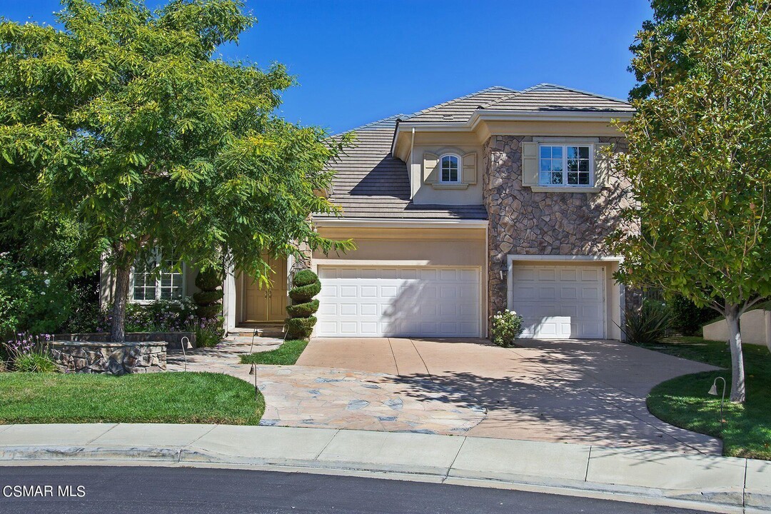 255 Rosemont Ct in Lake Sherwood, CA - Building Photo