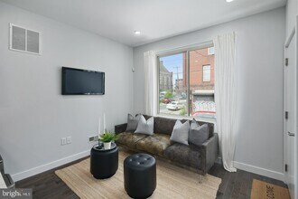 1752 N Marshall St-Unit -1 in Philadelphia, PA - Building Photo - Building Photo