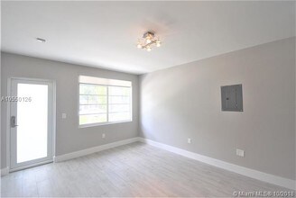 1100 10th St-Unit -7 in Miami Beach, FL - Building Photo - Building Photo