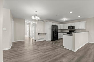 13017 Turnberry in Southgate, MI - Building Photo - Building Photo