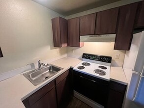 4905 S Orchard St-Unit -D in Tacoma, WA - Building Photo - Building Photo