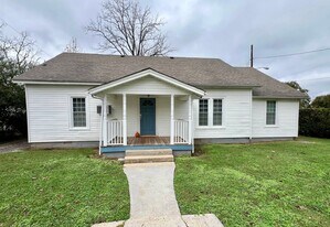 204 4th Ave in Murfreesboro, TN - Building Photo
