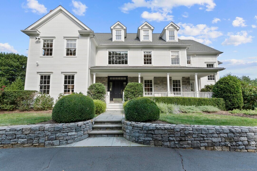 91 Turkey Hill Rd S in Westport, CT - Building Photo