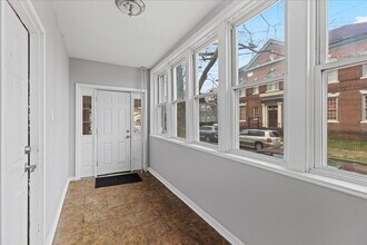 255 W Union St in Burlington, NJ - Building Photo - Building Photo