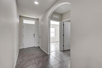 1466 Mary Belle Ave in Kissimmee, FL - Foto de edificio - Building Photo