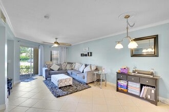 4855 Via Palm Lks, Unit 902 in West Palm Beach, FL - Building Photo - Building Photo