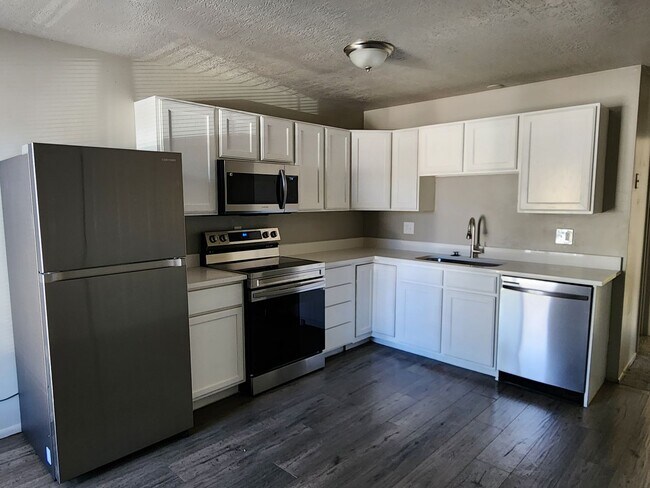 1805 Shannon Cir in Salt Lake City, UT - Building Photo - Building Photo