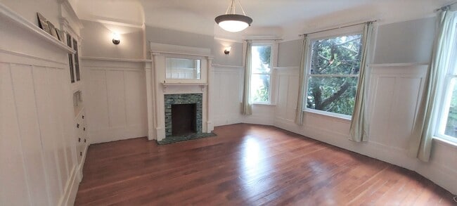 property at 1471 Waller St