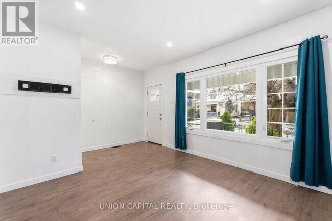 103 Case St in Hamilton, ON - Building Photo - Building Photo