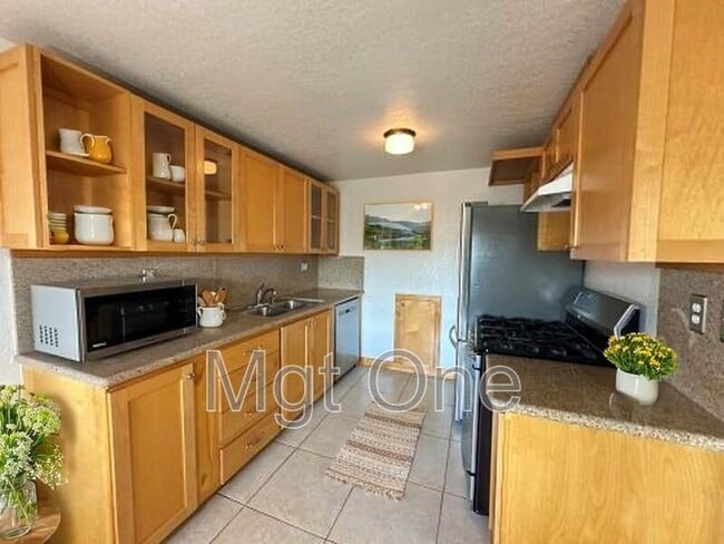 1000 Central Ave in Riverside, CA - Building Photo - Building Photo