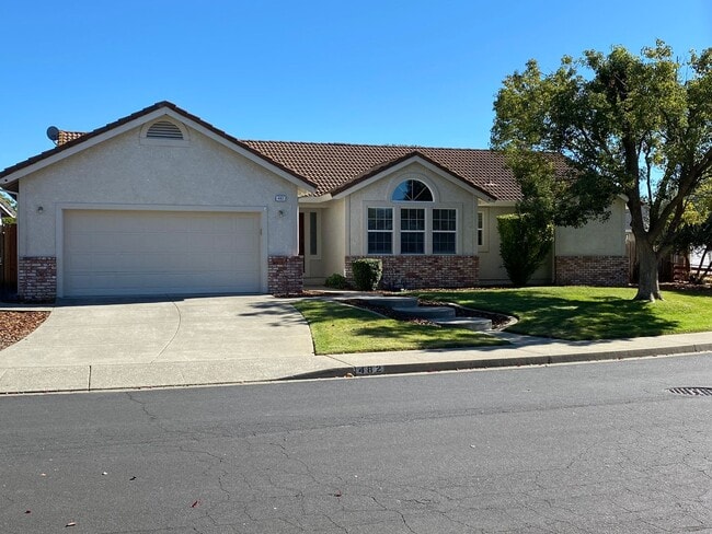 482 Aberdeen Way in Vacaville, CA - Building Photo - Building Photo