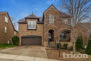 130 Cobbler Cir in Hendersonville, TN - Building Photo