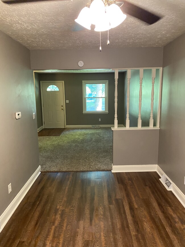 1385 Emmet St, Unit 1385 in Niles, OH - Foto de edificio - Building Photo