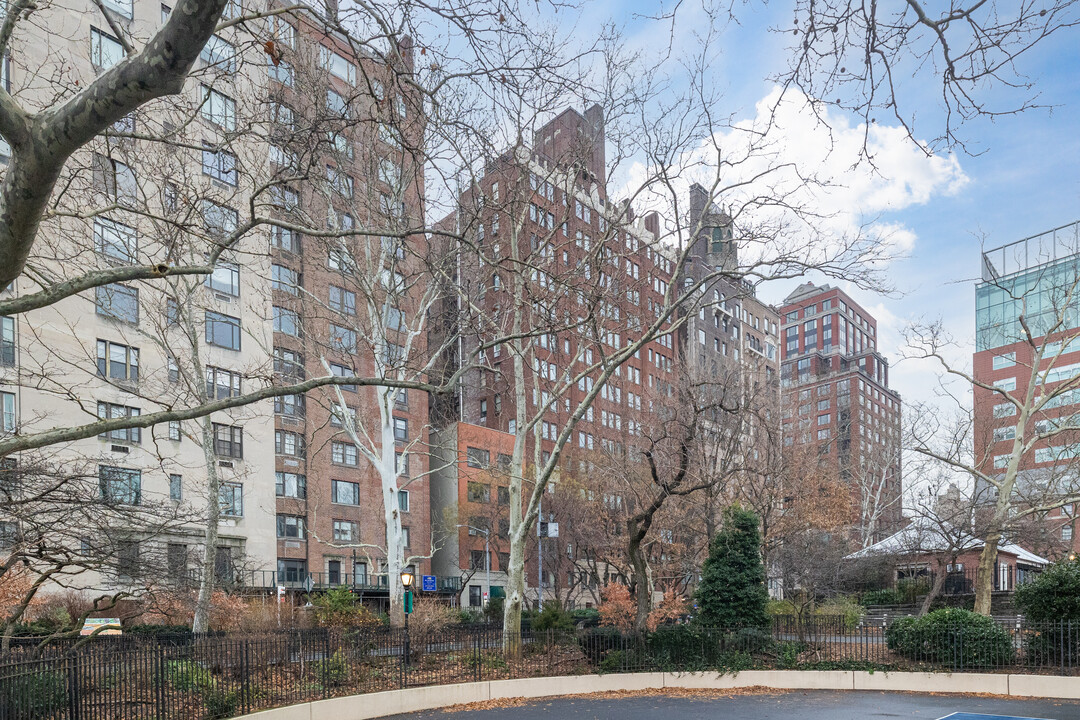 7 Gracie Sq in New York, NY - Foto de edificio