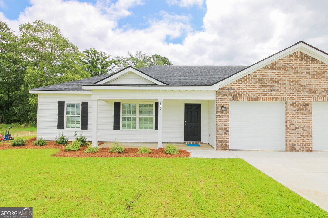137 Callaway Cres in Statesboro, GA - Building Photo
